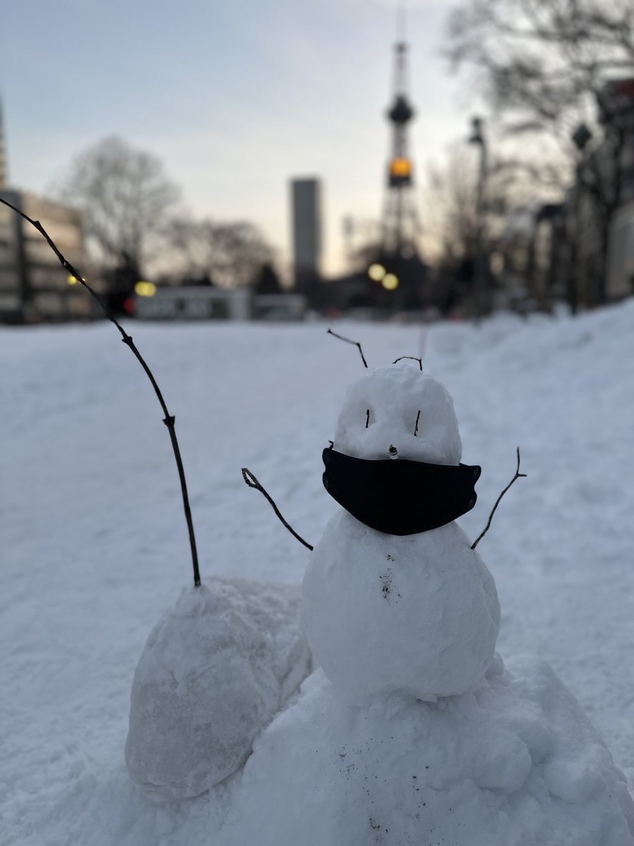 本日1月15日は小正月💐旧暦では新月の日を月初めとしていたため15日は満月🌕古来日本で年の最初の満月の日を元旦としていたことが起源と..... [小林豊子きもの学院【Twitter】]