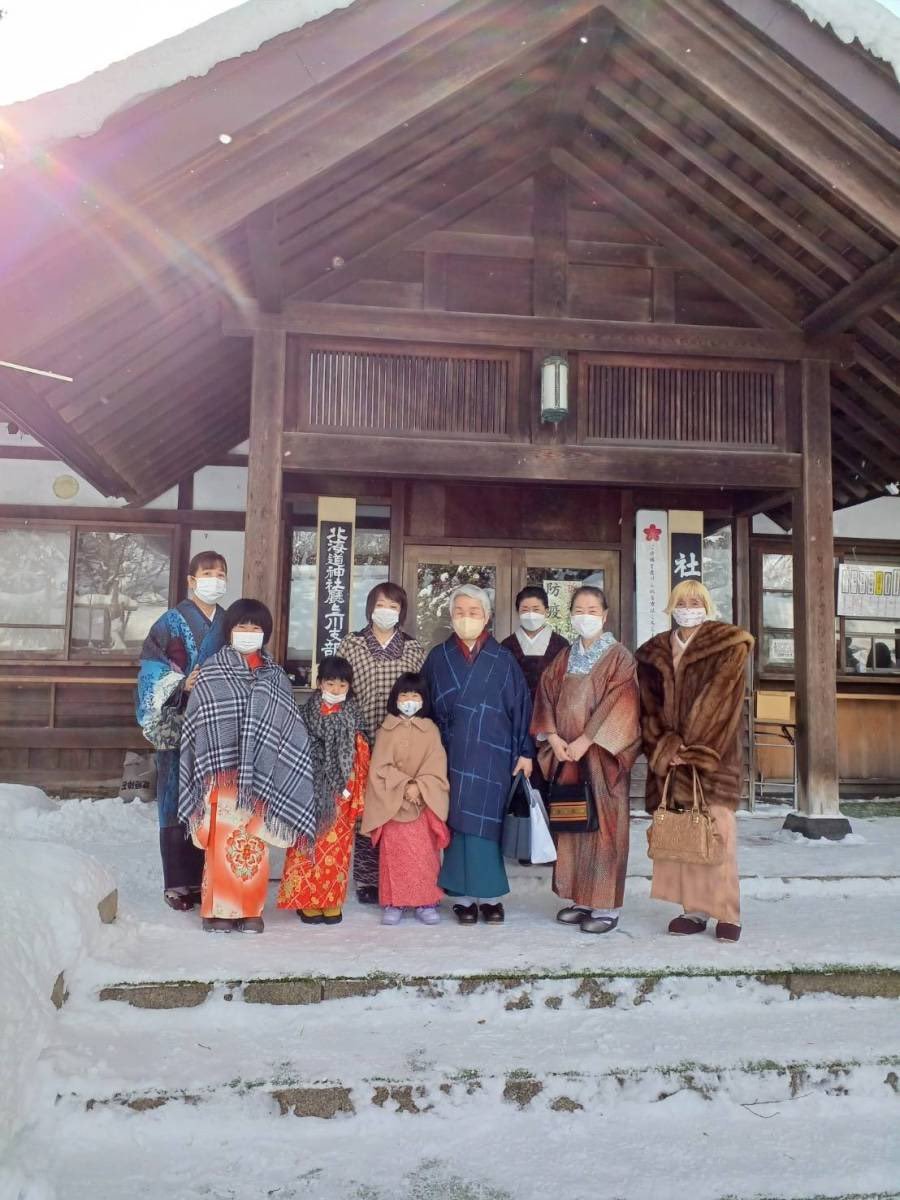 【昨日旭川校で針供養とランチ会を行いました①】熱心な和裁教室の生徒さんも多い旭川校では事八日を前に上川神社へ⛩️お世話になった... [小林豊子きもの学院【Twitter】]