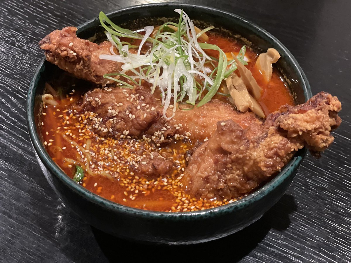 『鶏ぱいくぅ麺』を広げていこうと思います😎🔥柔らかい鶏もも肉に味をつけて油で揚げた銀波露の新メニューとして2022年夏に登場しま... [らぁめん銀波露 札幌手稲店【Twitter】]