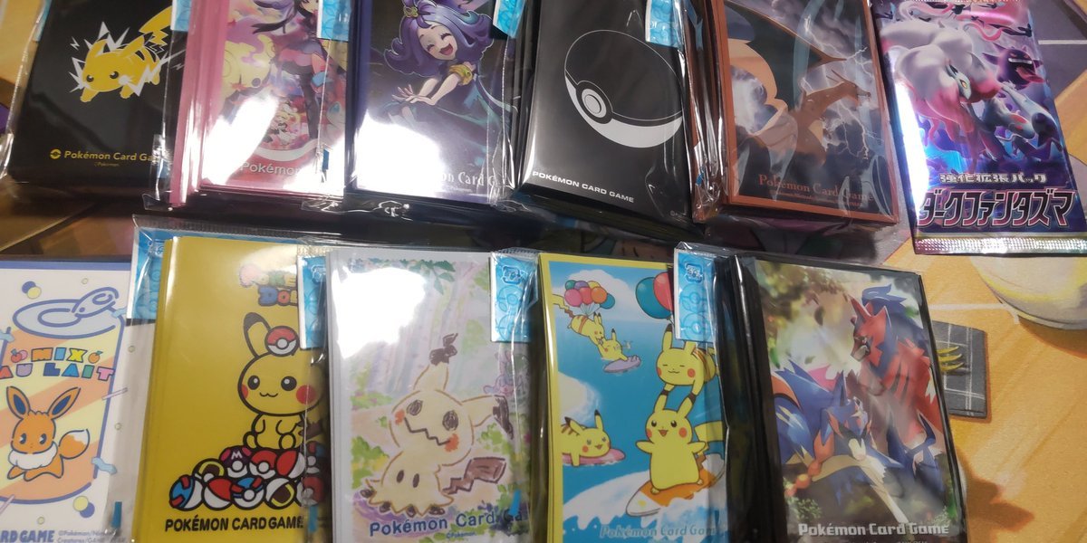 ポケセンのスリーブ再販売で衝動買い(笑)カッコいいモンスターボールデザインとかサーナイトデッキの一発屋ザシアンとか、夏に活... [おもちゃの平野【Twitter】]