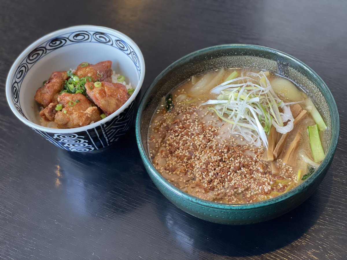 おはようございます☀お得なランチ営業日です☺️🍜銀波露手稲店限定のざんぎを使用したランチのみに提供している『ざんぎ丼』とスタン... [らぁめん銀波露 札幌手稲店【Twitter】]