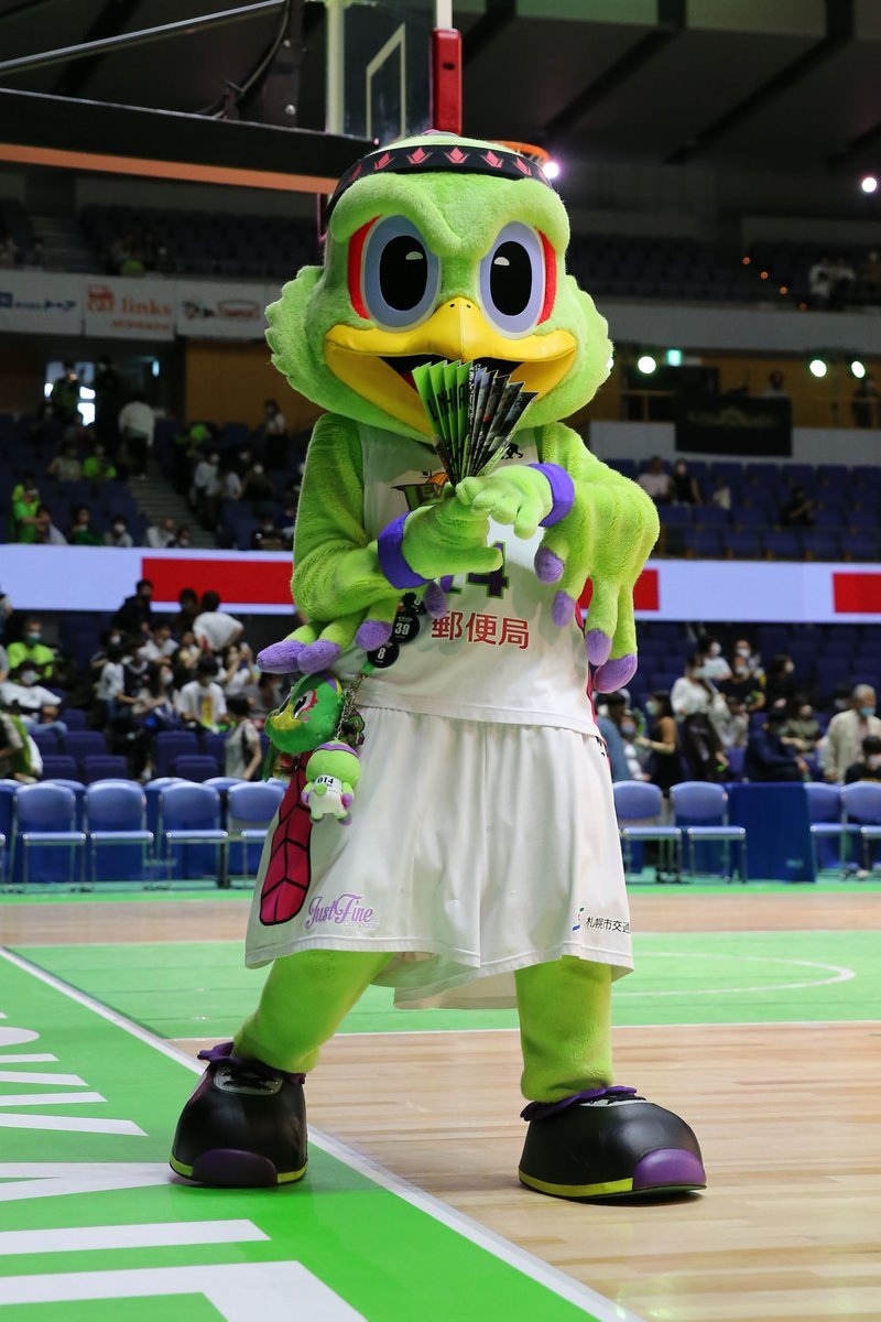 いよいよMASCOT OF THE YEAR投票開始🔥昨年は惜しくも悔しい順位で終わったレバード。今年は『TOP10入り』を目指して全緑で... [レバンガ北海道【Twitter】]