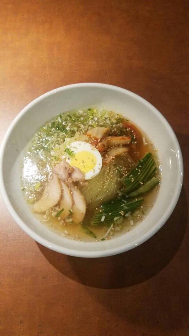 皆様、大変お待たせしました。昨日から冷麺再開しましたー⤴️⤴️✨それに伴い、まぜそばも終了となります🙇🏻‍♂️皆様食べに来て下さい*\.... [【Twitter】村やん家]