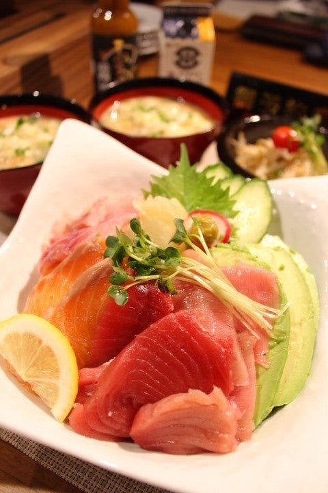 豪華賄い海鮮丼 [深夜食堂 きーちゃんのおうちごはん【ブログ】]